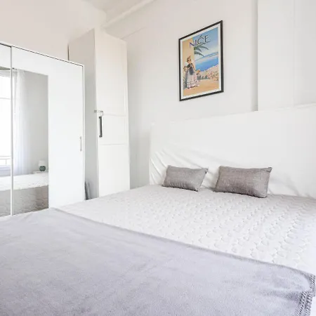 Apartment Les Terrasses De L'escurial By Interhome